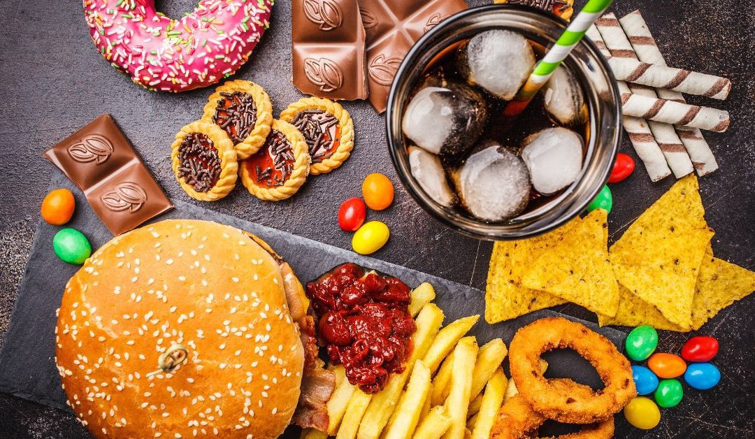 terdapat-berbagai-jenis-makanan-dan-minuman-penyebab-kanker-yang-perlu-anda-hindari