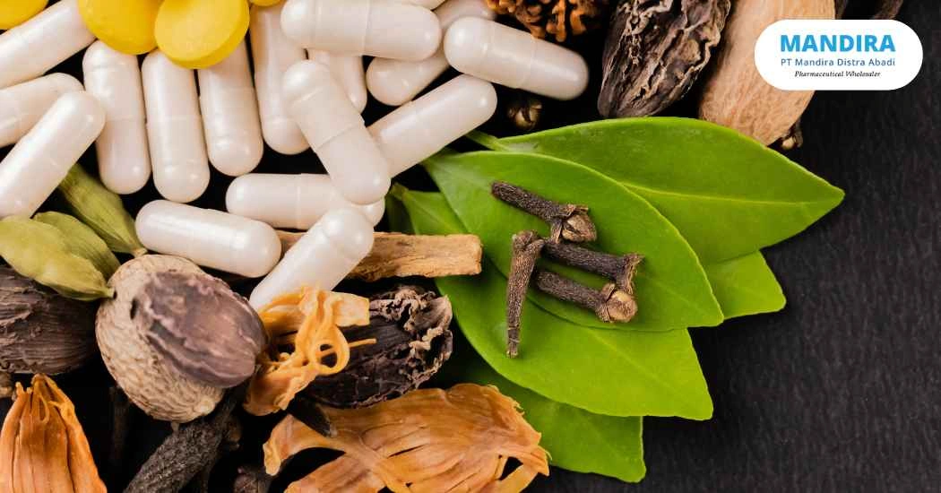 Bolehkah minum obat herbal bersama obat dokter - Mandira Distra Abadi